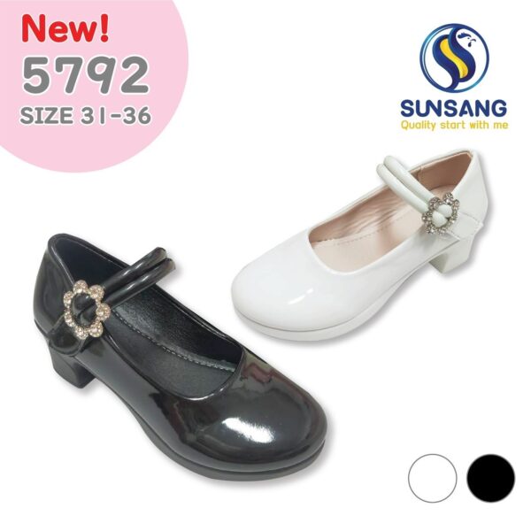 5792 Girl's Court Shoes Size 31-36
